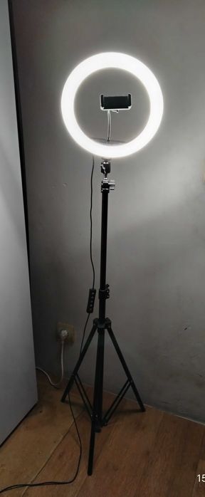 Лампа кольцевая. Подробно в описании.