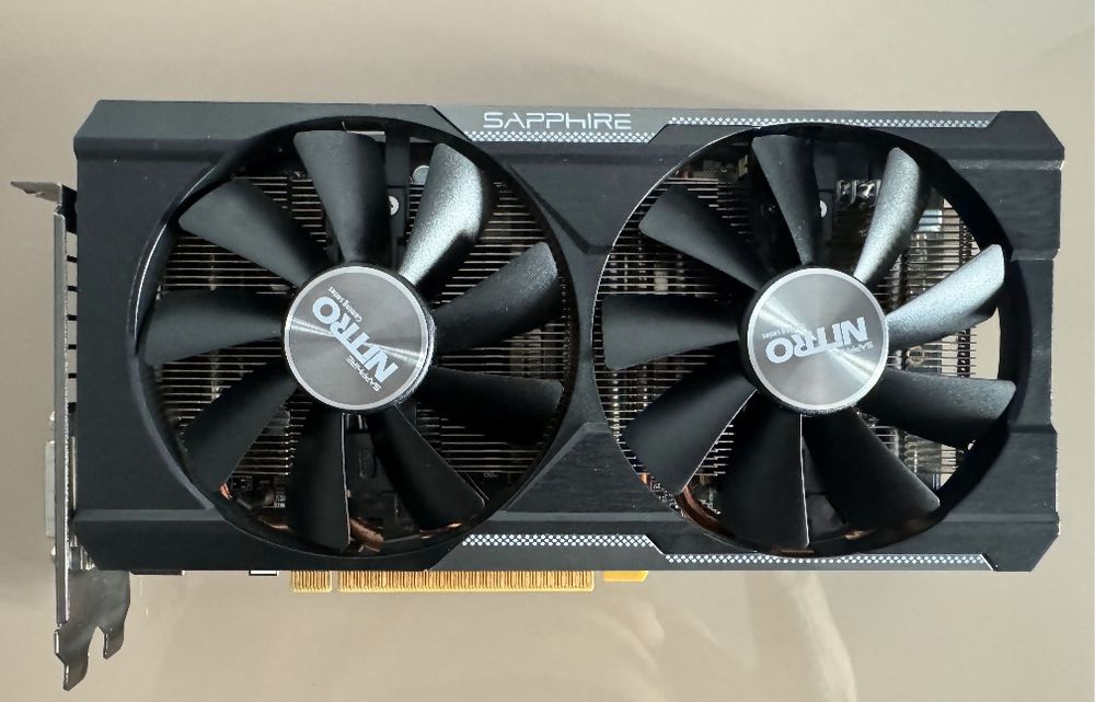 Placa video Nitro Sapphire R9 380
4GB
