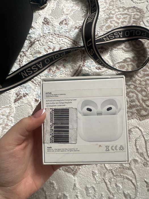 Продам наушники airpods