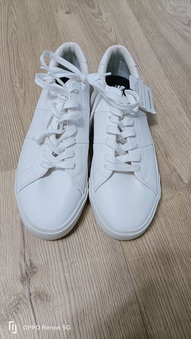 Tenesi Bershka mărimea 45 lot