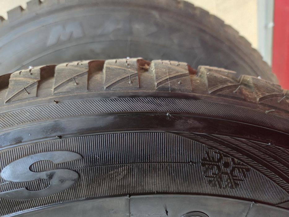 Гуми със шипове 225/65 R17