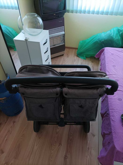 Бебешка количка за близнаци само за гр Бургас