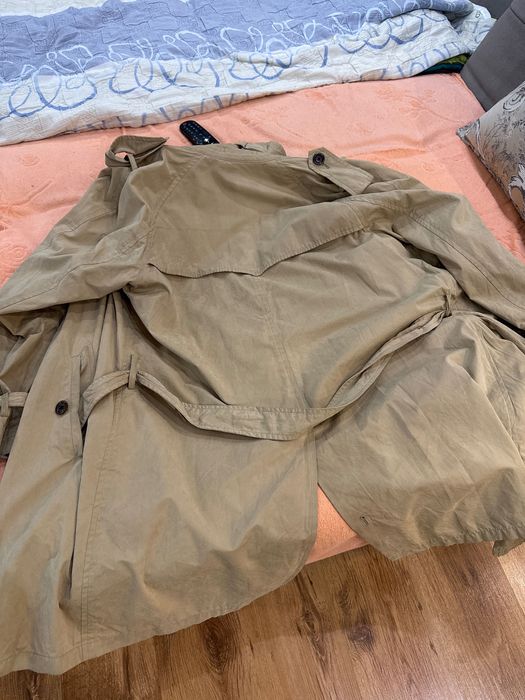 Продам плащ бежевый легкий