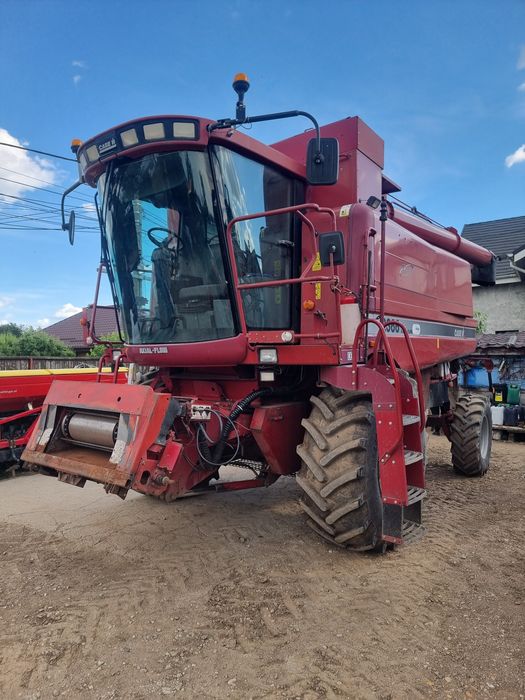 Vând combină Case 2366 axial flow an 2000 se emite factură prețul este +TVA