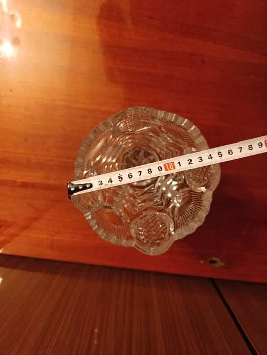 Хрусталь.Вазы.Сервантное хранение.