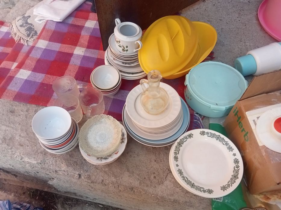 Посуда разные есть тарелки
