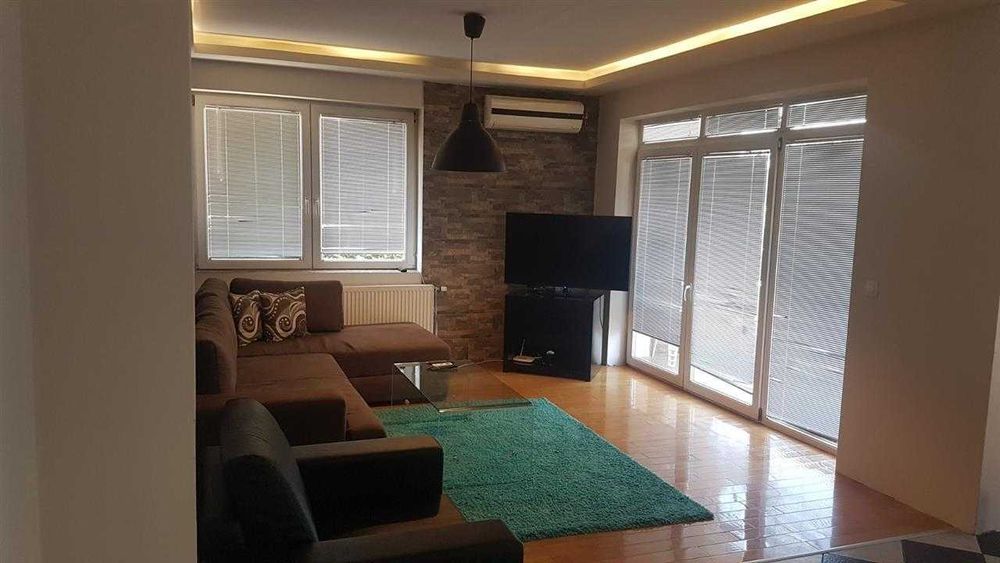 Дава се под наем Тристаен апартамент в Пловдив, Кършияка - 87 кв.м за 326.4 € - Снимка #1