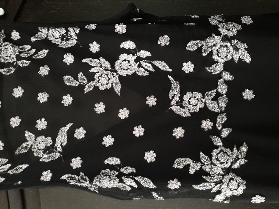 Rochie neagra cu imprimeu floral