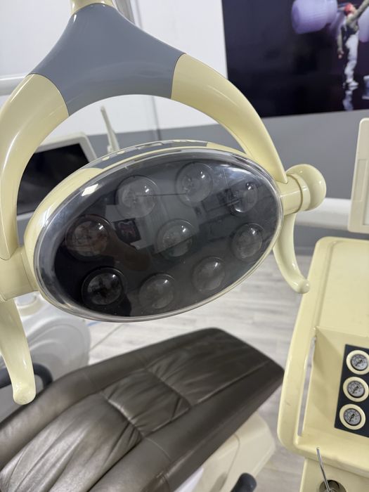 Стоматологическое кресло