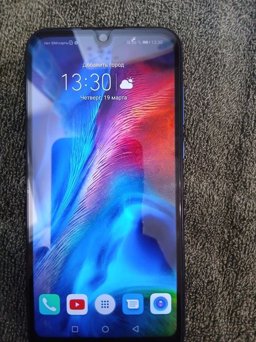 Продам телефон хонор 8с