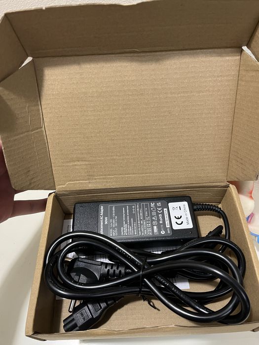Адаптер 90 w новый в коробке