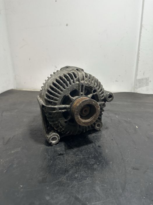 Alternator BMW Seria E60 E61  530d 525d 535d 2.5 diesel 3.0 diesel