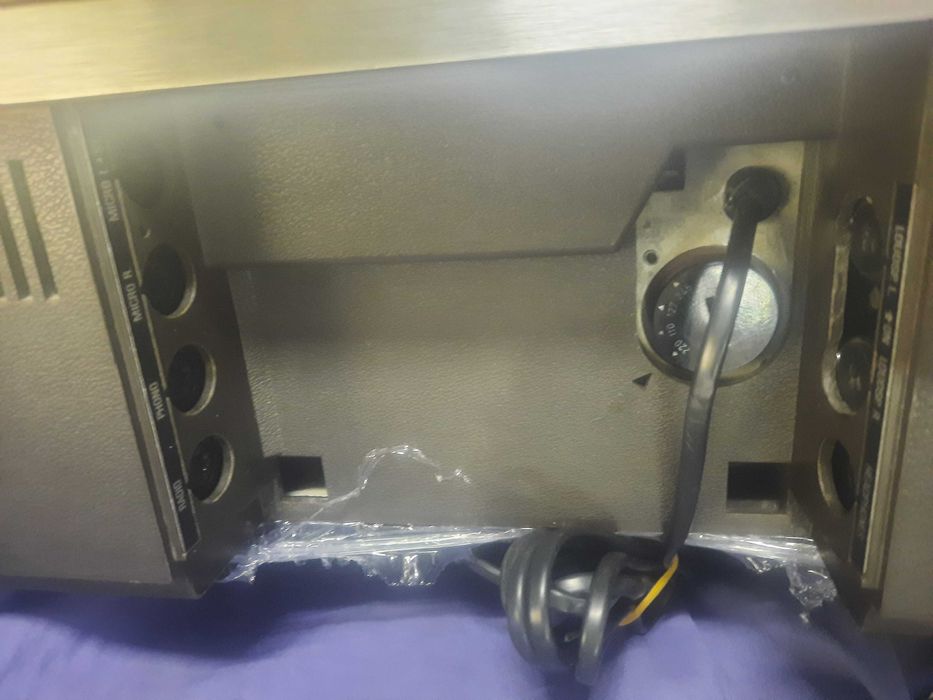 Катушечный магнитофон   Philips