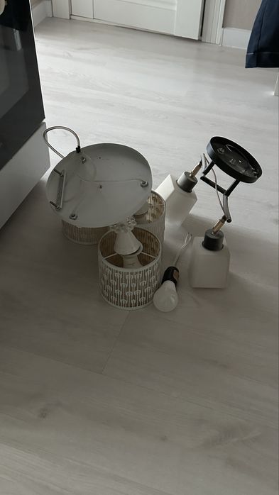 Продам б/у люстры на кухню и прихожую