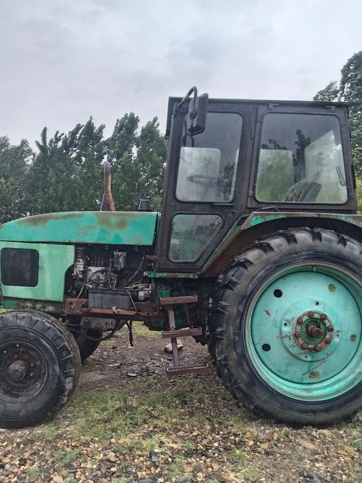 Traktor sotiladi