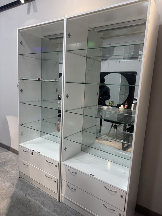 Продам витрины  2 шт по 20000 тг б/у