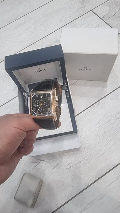 Продам золотые часы хронограф