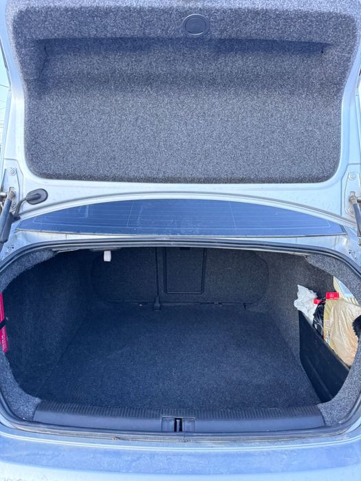 Volkswagen Jetta 1.9 TDI 105 CP Dublu Climatronic