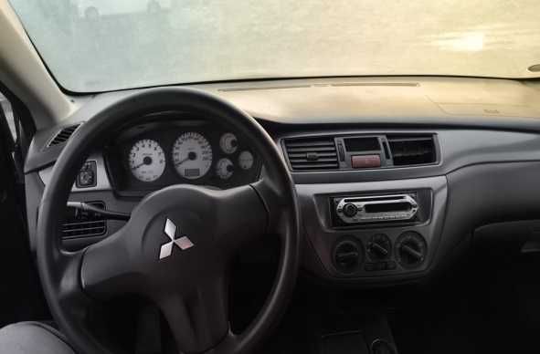 Автомобиль Mitsubishi Lanсer