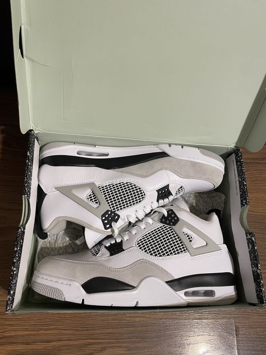 Jordan 4 Retro Military Black