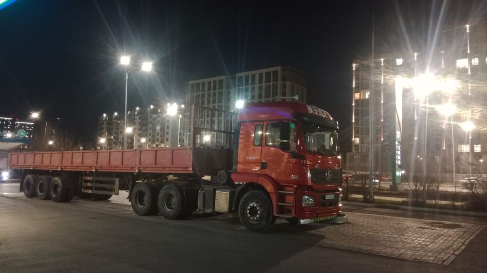 Длинномер грузоперевозки шаланда длиномер