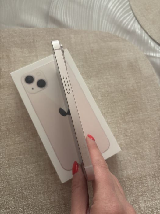 телефон Iphone 13