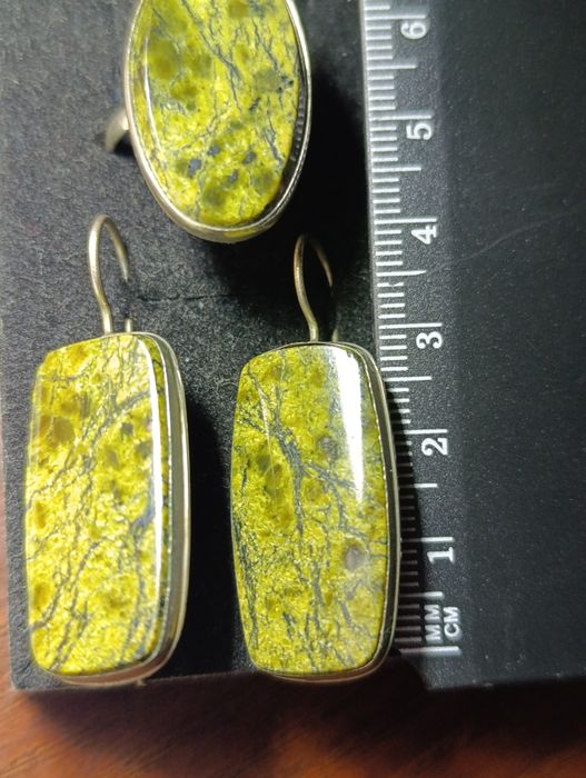 Серьги и кольцо. Мельхиор. Змеевик