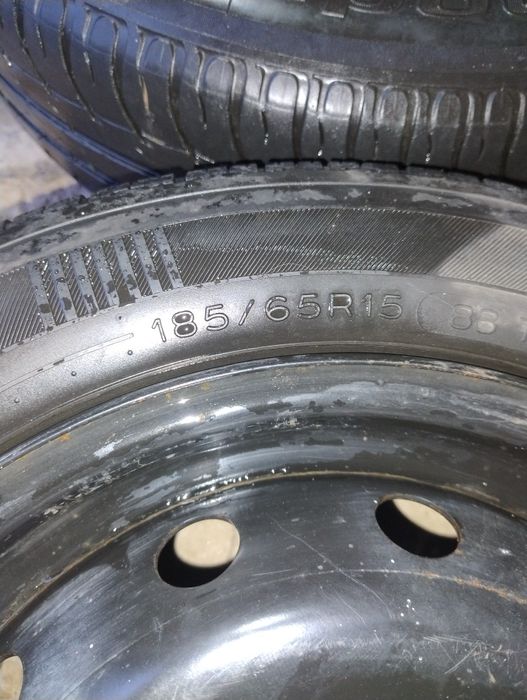 Vind jante Logan  și o janta slim