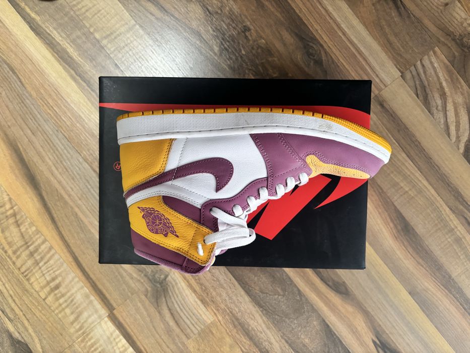 Air Jordan 1 Brotherhood