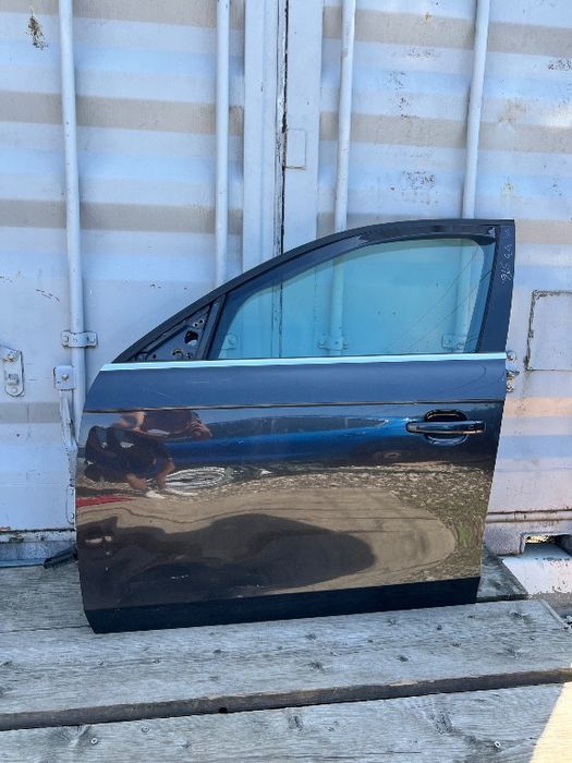 Usa stanga fata Audi A4 B8 B8.5 an 2007-2015 cod LZ7L completa