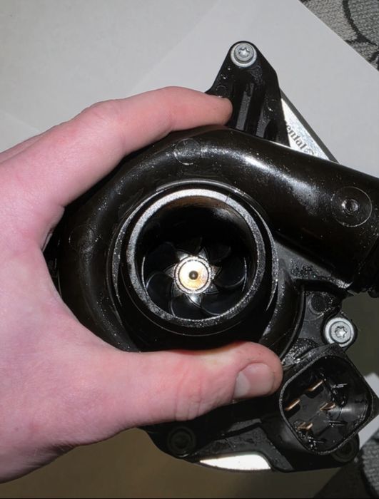 Pompa de apă VDO BMW (cod A2C59514607) – Folosită