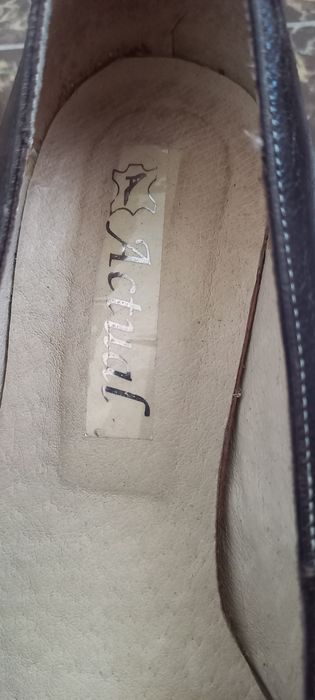 Pantofi din piele