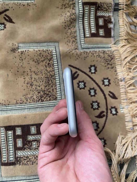 Продам айфон 11 на 128гб