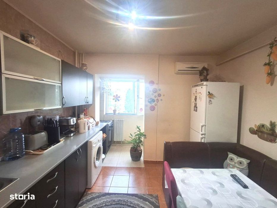 Muta-te Imediat! Apartament Luminos - cu 3 Camere - Craiovita — fotografia 3