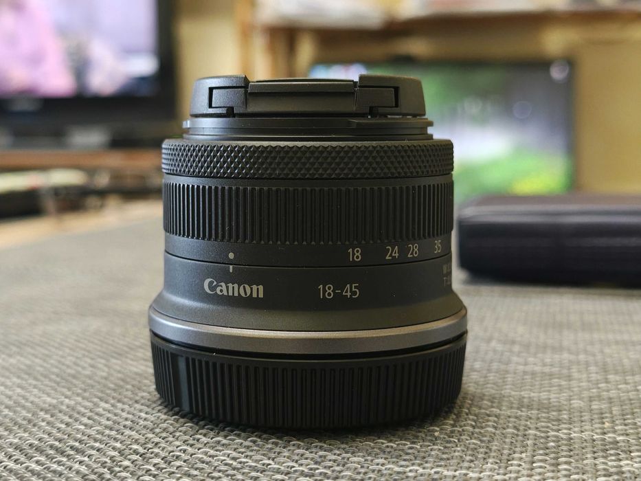 Продавам обектив Canon RF-S 18-45 IS STM
