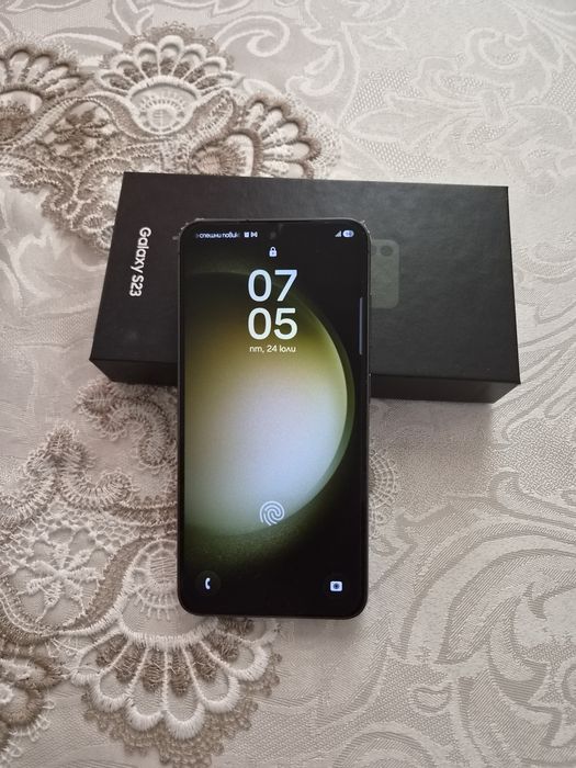 Samsung S23 256gb.