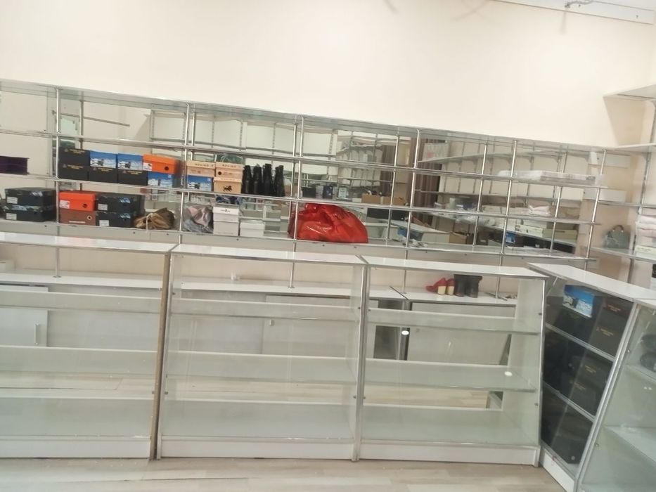 Магазин полкалари сотилади. Холатлари зур.