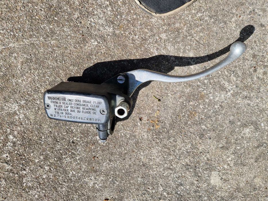 Maneta de frana dreapta cu pompa si rezervor moto Honda Silverwing / SW-T