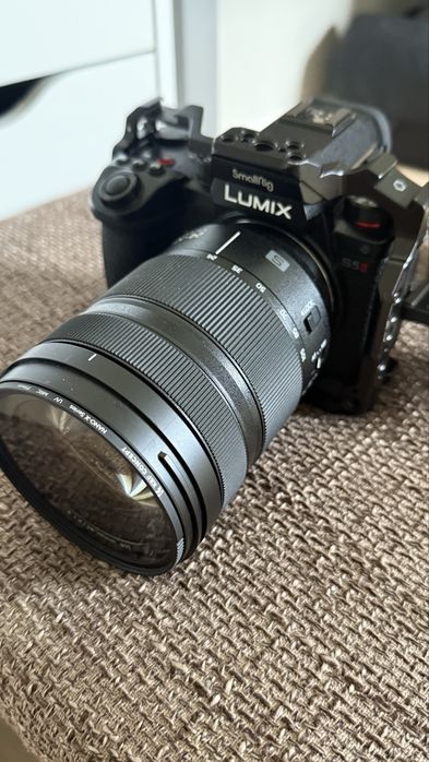 Panasonic Lumix DC-S5 II + 24-105mm f/4 - ca nou, cage, filtru