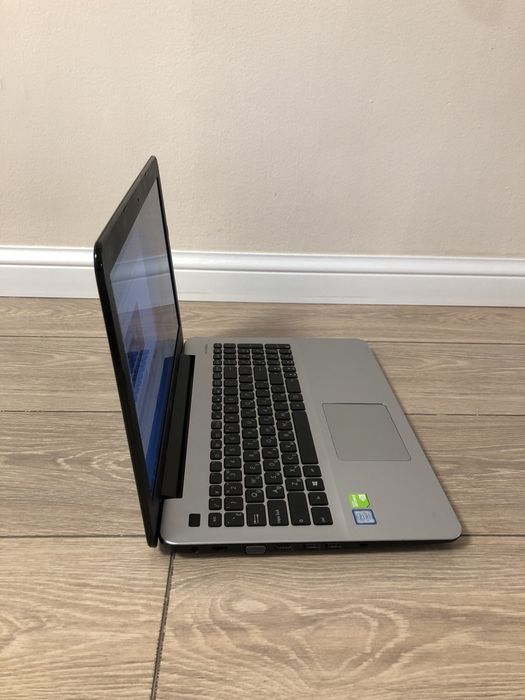 Ноутбук Asus Core i7 SSD 256ГБ