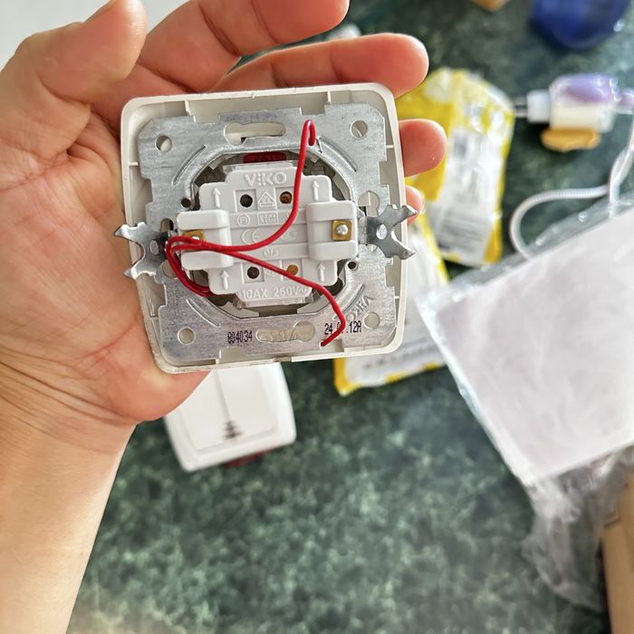 Продам включатели и розетки