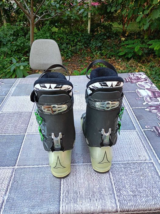 Продавам ски обувки Atomic номер 39.5, 42 и 43