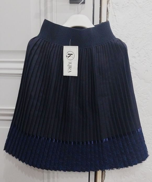 Продам блузки школьные