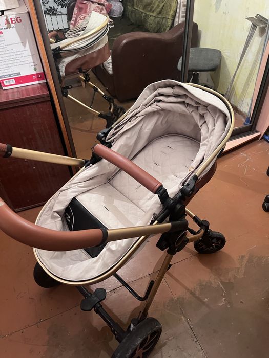 Коляска прогулочная