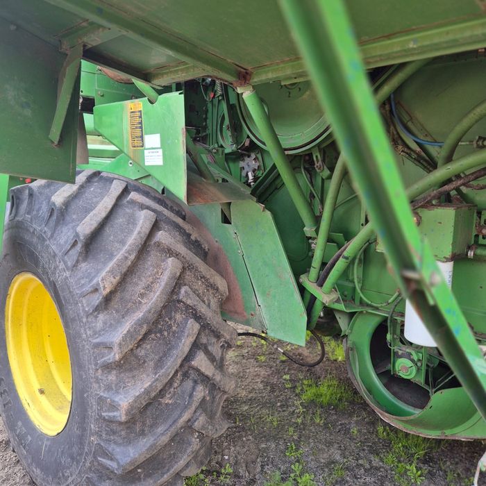 Combina John Deere 1075