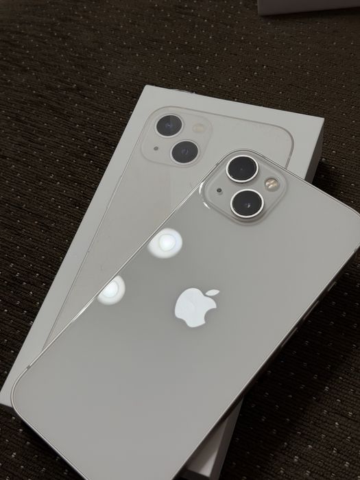 Продаю Айфон 13, белый