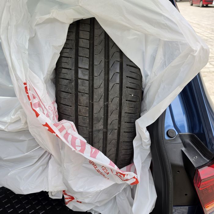 Летни гуми Pirelli Scorpion Seal Inside 235/45 R20. 4 броя. 6 мм грайфер.