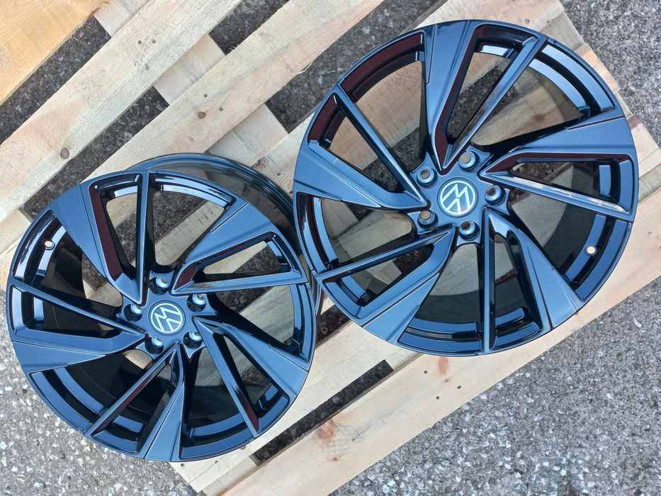 18"VW GTI GTD PIANO BLACK 8ж ет40 Golf Passat Touran Tiguan Seat