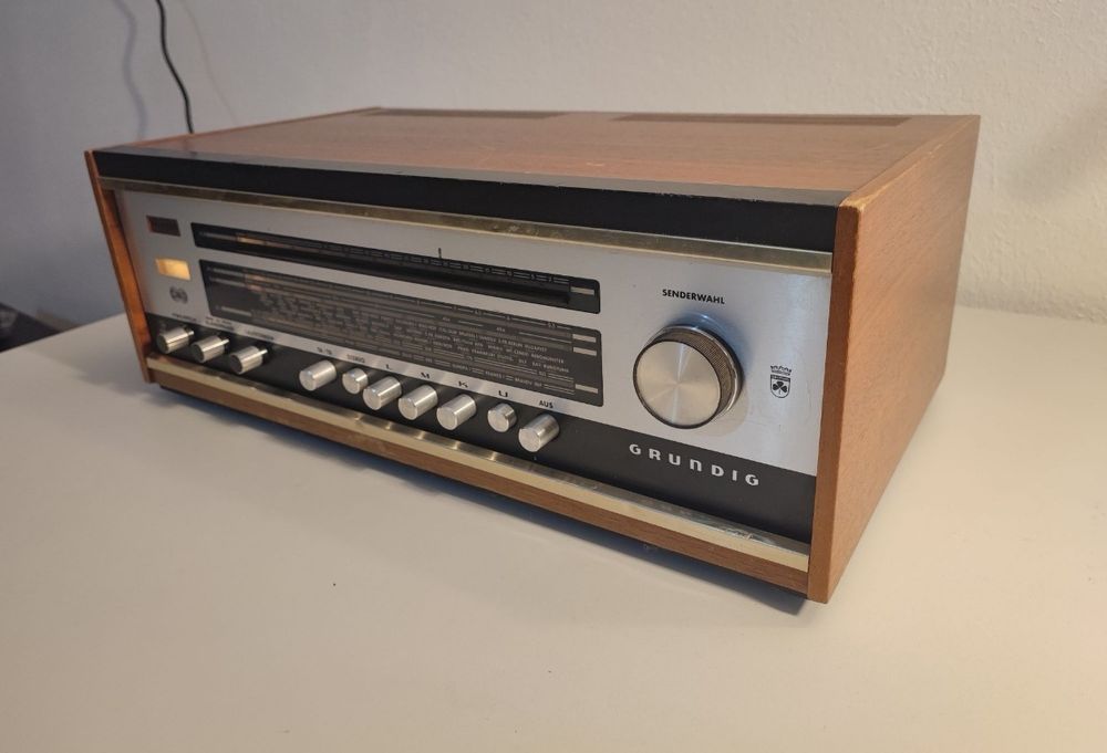 Radio Grundig Stereomeister 155 an 1967 cu amplificare mufa DIN si doua iesiri pentru boxe