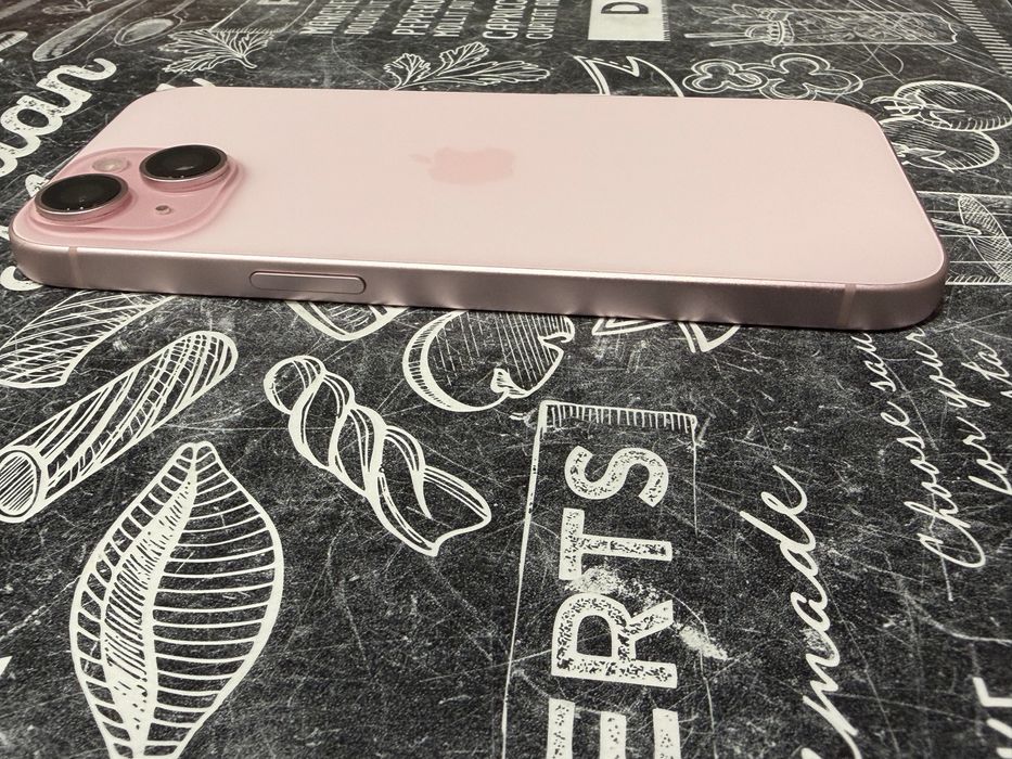 iPhone 15 128 GB Pink